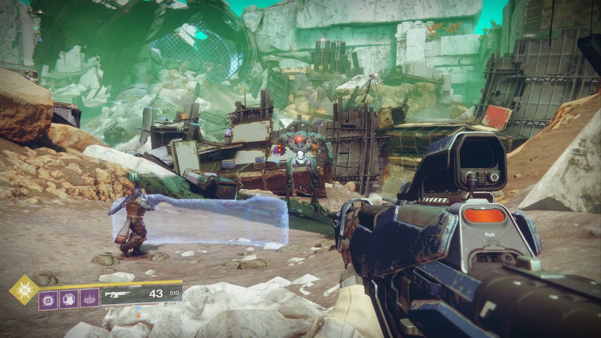 ”Destiny 2 on kokonaisuutena huomattavasti runsaampi ja monipuolisempi peli kuin alkuperäinen. Se on myös pitkälti samaa kuin ennen mutta paremmin ja suoraviivaisemmin toteutettuna.“